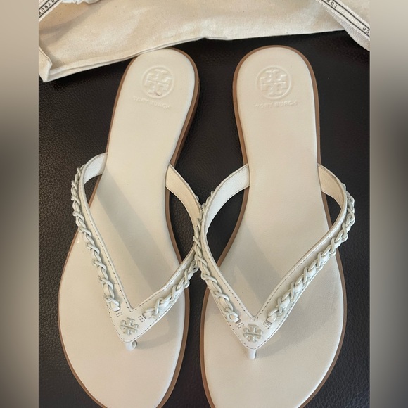 NEW Tory Burch Everly Chain Thong Sandal - Picture 3 of 12